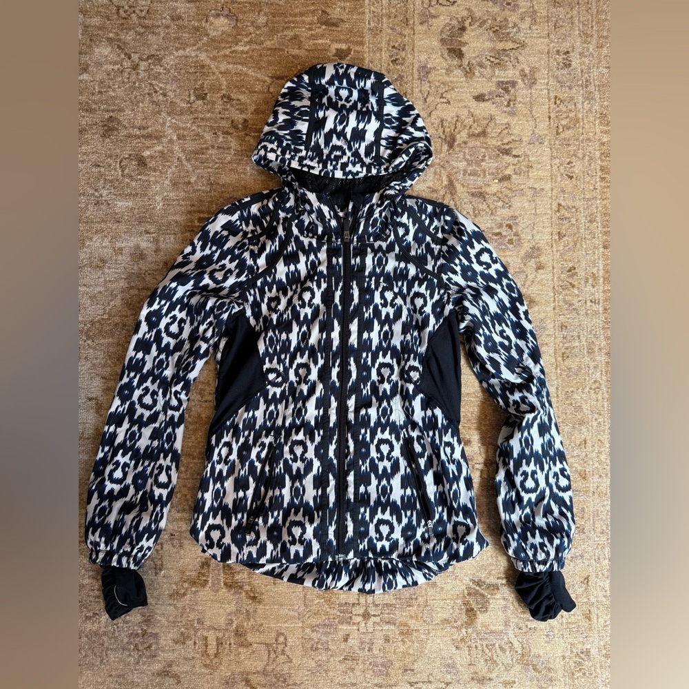 Lululemon Full Zip jacket size 4
